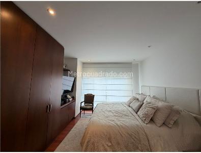Apartamento de 3 alcobas en venta en Los Rosales Chico, Bogotá, 175 m² · foto 17 de 20