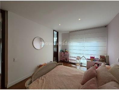 Apartamento de 3 alcobas en venta en Los Rosales Chico, Bogotá, 175 m² · foto 20 de 20