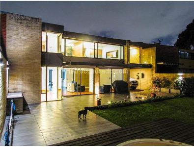 Casa de 4 alcobas en venta en Niza, Bogotá, 346 m² · foto 5 de 20