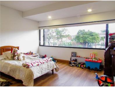 Casa de 4 alcobas en venta en Niza, Bogotá, 346 m² · foto 6 de 20