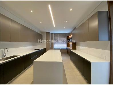 Apartamento de 4 alcobas en venta en Bellavista, Bogotá, 465 m² · foto 9 de 16