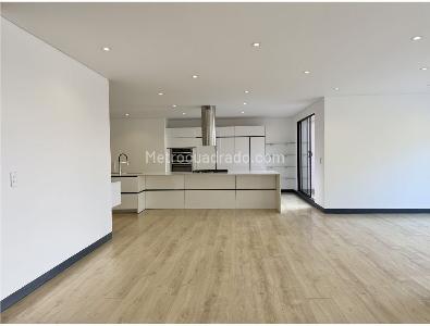 Apartamento de 4 alcobas en venta en Santa Barbara Alta, Bogotá, 455 m² · foto 3 de 20