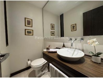Apartamento de 4 alcobas en venta en Los Rosales, Bogotá, 220 m² · foto 12 de 20