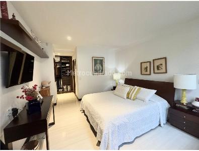 Apartamento de 4 alcobas en venta en Los Rosales, Bogotá, 220 m² · foto 16 de 20