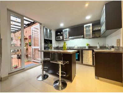 Apartamento de 4 alcobas en venta en Los Rosales, Bogotá, 220 m² · foto 7 de 20