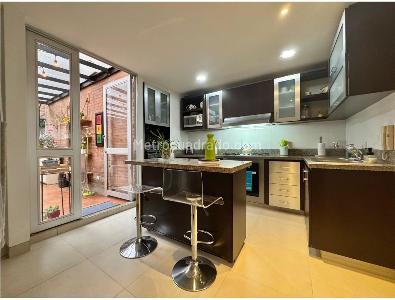 Apartamento de 4 alcobas en venta en Los Rosales, Bogotá, 220 m² · foto 8 de 20