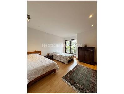 Apartamento de 2 alcobas en venta en Chico Norte, Bogotá, 214 m² · foto 2 de 13