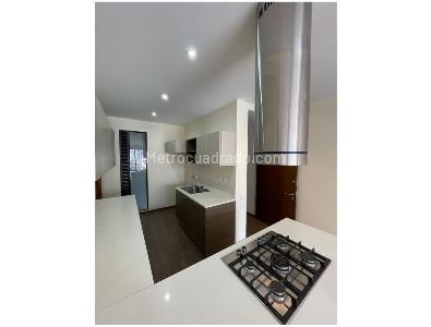 Apartamento de 3 alcobas en venta en Chico, Bogotá, 130 m² · foto 11 de 19
