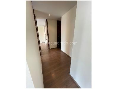 Apartamento de 3 alcobas en venta en Chico, Bogotá, 130 m² · foto 6 de 19