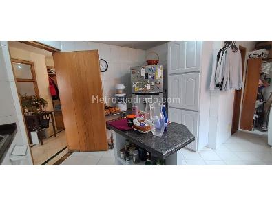 Apartamento de 3 alcobas en venta en Chico Navarra, Bogotá, 134 m² · foto 6 de 19