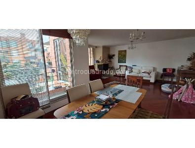 Apartamento de 3 alcobas en venta en Chico Navarra, Bogotá, 134 m² · foto 7 de 19