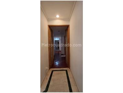 Apartamento de 3 alcobas en venta en Chico Navarra, Bogotá, 134 m² · foto 8 de 19