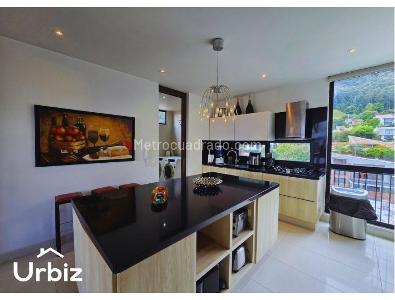 Apartamento de 3 alcobas en venta en Altos Del Refugio, Bogotá, 208 m² · foto 11 de 20