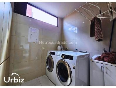 Apartamento de 3 alcobas en venta en Altos Del Refugio, Bogotá, 208 m² · foto 14 de 20