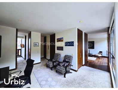 Apartamento de 3 alcobas en venta en Altos Del Refugio, Bogotá, 208 m² · foto 18 de 20