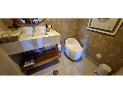 Apartamento de 3 alcobas en venta en Chico El Refugio, Bogotá, 482 m² · foto 18 de 20