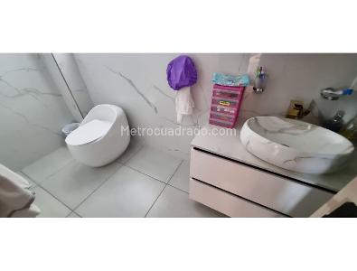Apartamento de 3 alcobas en venta en Chico El Refugio, Bogotá, 482 m² · foto 8 de 20