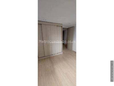 Apartamento en venta en El Refugio, Bogotá · foto 3 de 15