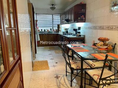 Apartamento de 3 alcobas en venta en Chico Norte, Bogotá, 171 m² · foto 5 de 14