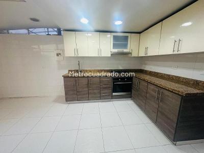 Casa de 3 alcobas en venta en Villas Del Prado, Bogotá, 138 m² · foto 2 de 10