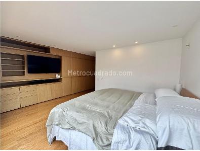 Apartamento de 3 alcobas en venta en Chico San Patricio, Bogotá, 206 m² · foto 11 de 15