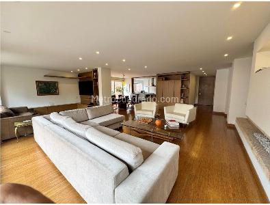 Apartamento de 3 alcobas en venta en Chico San Patricio, Bogotá, 206 m² · foto 3 de 15