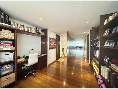 Apartamento de 3 alcobas en venta en Chico Reservado, Bogotá, 330 m² · foto 11 de 20