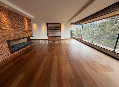 Apartamento de 3 alcobas en arriendo en Cerros De Santa Barbara, Bogotá, 330 m² · foto 4 de 4