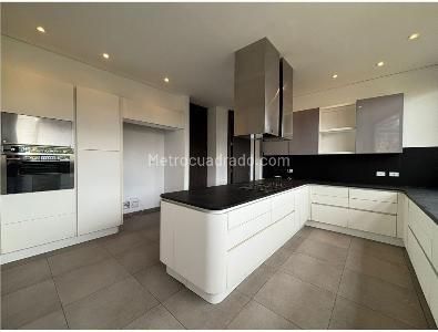 Apartamento de 3 alcobas en venta en La Cabrera, Bogotá, 345 m² · foto 12 de 18