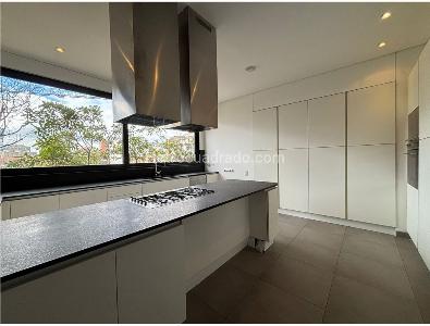 Apartamento de 3 alcobas en venta en La Cabrera, Bogotá, 345 m² · foto 13 de 18