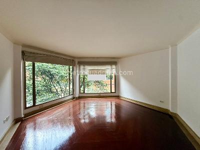 Apartamento de 3 alcobas en venta en Los Rosales, Bogotá, 240 m² · foto 7 de 10