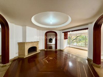 Apartamento de 3 alcobas en venta en Los Rosales, Bogotá, 240 m² · foto 9 de 10