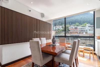 Apartamento de 3 alcobas en venta en Chico El Refugio, Bogotá, 130 m² · foto 8 de 10