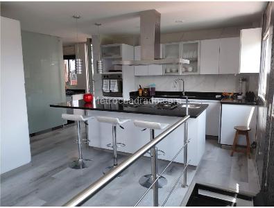 Casa de 4 alcobas en venta en San Jose De Bavaria, Bogotá, 700 m² · foto 13 de 19