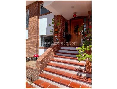 Casa de 4 alcobas en venta en San Jose De Bavaria, Bogotá, 700 m² · foto 18 de 19