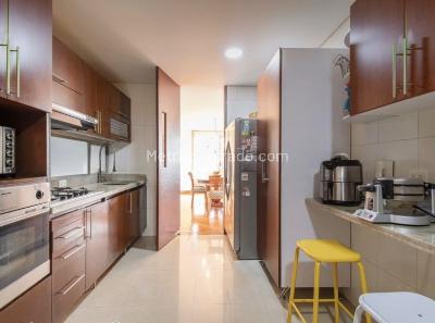Apartamento de 3 alcobas en venta en Los Rosales, Bogotá, 177 m² · foto 4 de 10