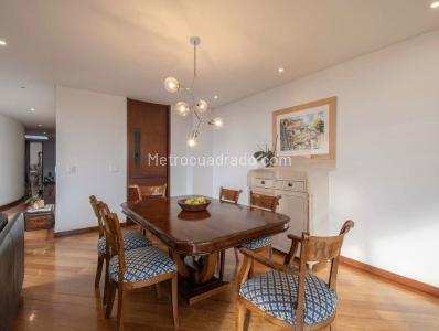 Apartamento de 3 alcobas en venta en Los Rosales, Bogotá, 177 m² · foto 6 de 10