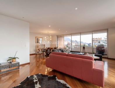 Apartamento de 3 alcobas en venta en Los Rosales, Bogotá, 177 m² · foto 8 de 10