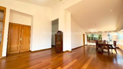 Apartamento de 3 alcobas en venta en Los Rosales, Bogotá, 376 m² · foto 11 de 17