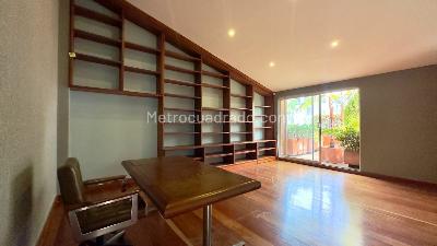 Apartamento de 3 alcobas en venta en Los Rosales, Bogotá, 376 m² · foto 5 de 17
