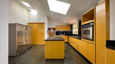 Apartamento de 3 alcobas en venta en Los Rosales, Bogotá, 376 m² · foto 9 de 17