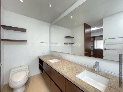 Casa de 4 alcobas en venta en Arboreto, Bogotá, 1500 m² · foto 2 de 11