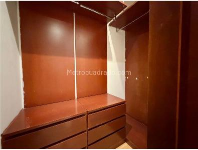 Apartamento de 1 alcoba en venta en Chico Reservado, Bogotá, 70 m² · foto 2 de 9