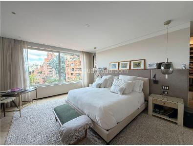 Apartamento de 3 alcobas en venta en Los Rosales, Bogotá, 341 m² · foto 15 de 20