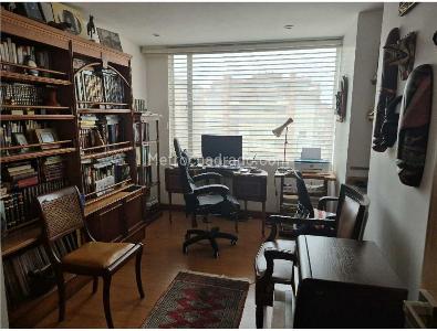 Apartamento de 3 alcobas en venta en La Carolina, Bogotá, 146 m² · foto 12 de 17