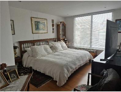 Apartamento de 3 alcobas en venta en La Carolina, Bogotá, 146 m² · foto 9 de 17