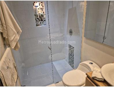 Apartamento de 3 alcobas en venta en La Carolina, Bogotá, 146 m² · foto 10 de 17
