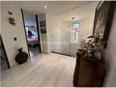 Apartamento de 3 alcobas en venta en Centro Comercial Hacienda Santa Barbara, Bogotá, 170 m² · foto 13 de 15
