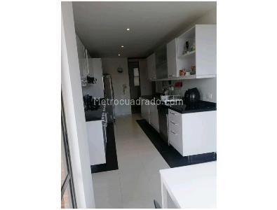Apartamento de 3 alcobas en venta en Refugio De La Colina, Bogotá, 220 m² · foto 15 de 18