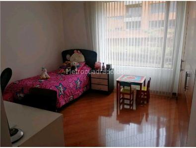 Apartamento de 3 alcobas en venta en Refugio De La Colina, Bogotá, 220 m² · foto 7 de 18